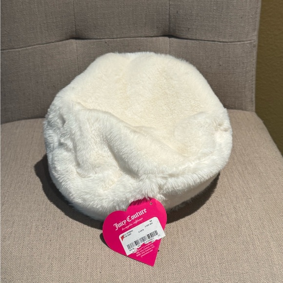 Juicy Couture Cream Faux Fur Hat - Picture 3 of 4